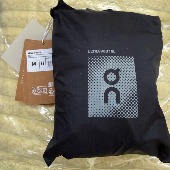 On Running Ultra Vest 5L – Black – Size M – New - Picture 2 of 6